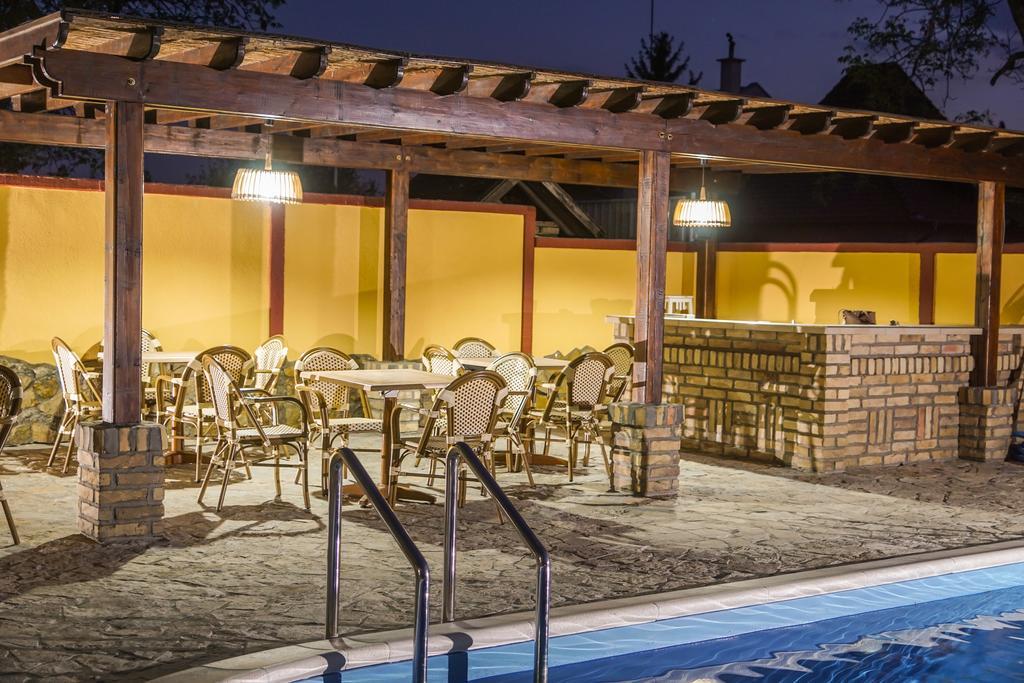 Amfora Hotel Palic Bagian luar foto