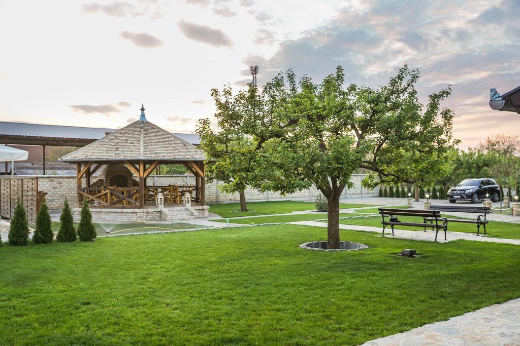 Amfora Hotel Palic Bagian luar foto
